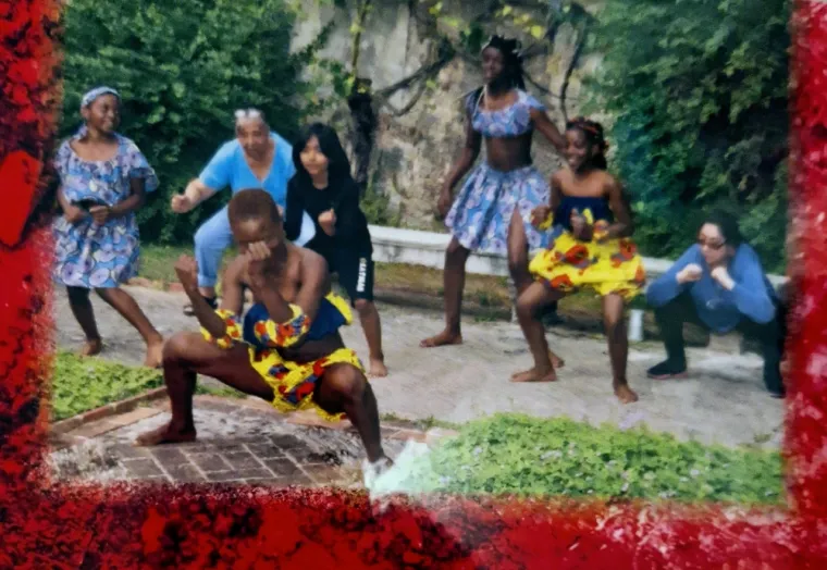 A l'intérieur comme à l'extérieur danse 